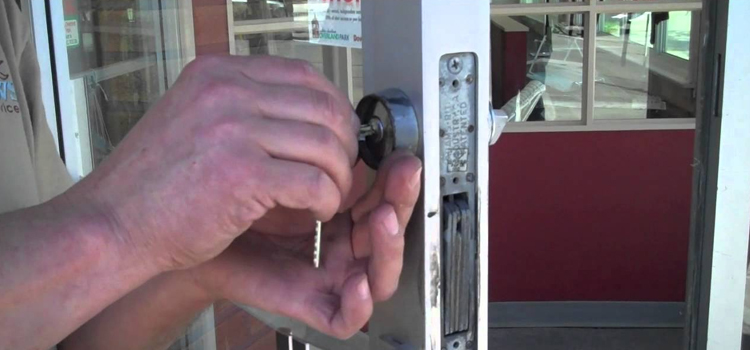 commercial door lock repair Lawndale